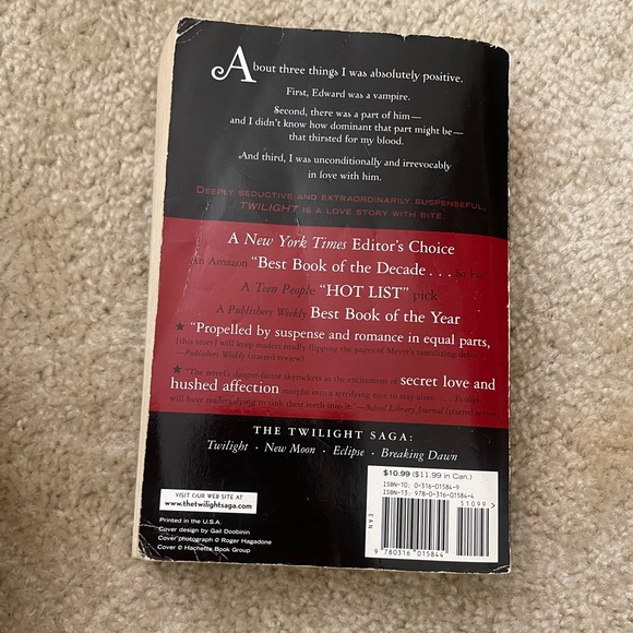 All 4 Twilight books by Stephanie Meyer - Picture 10 of 11